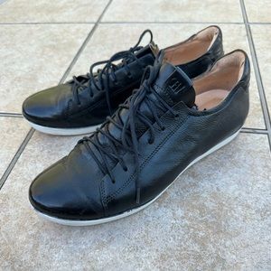 Think! Black Leather Sneakers size 39